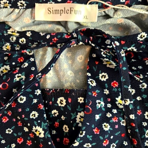 NWT SIMPLE FLUTTER SLEEVE FLORAL TOP SZ.XL - Picture 3 of 5